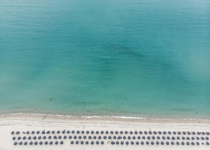 Курортный комплекс Holidays & 4*