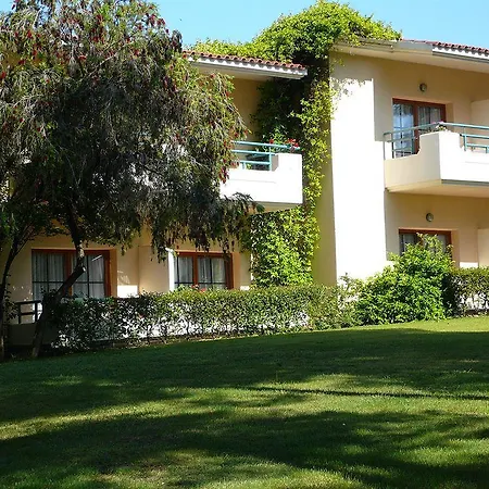 Üdülőközpont Holidays & 4*