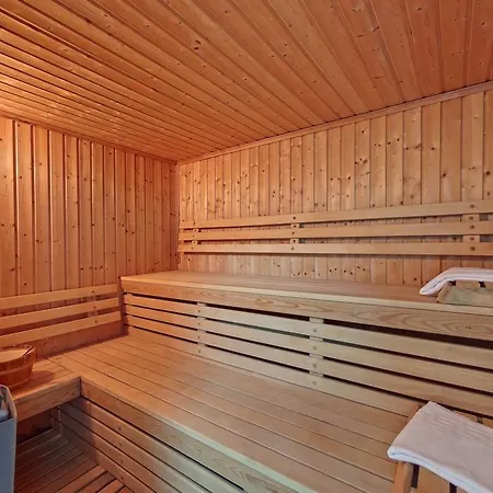 Üdülőközpont Holidays & 4*