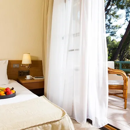 Resort Holidays &