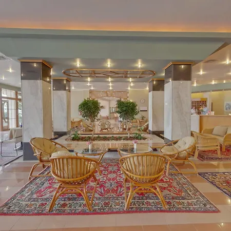 Üdülőközpont Holidays & 4*