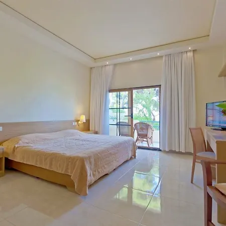 Holidays & Üdülőközpont